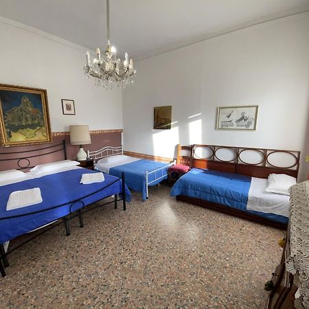 Princess Guest House Canal View Venesia Bagian luar foto
