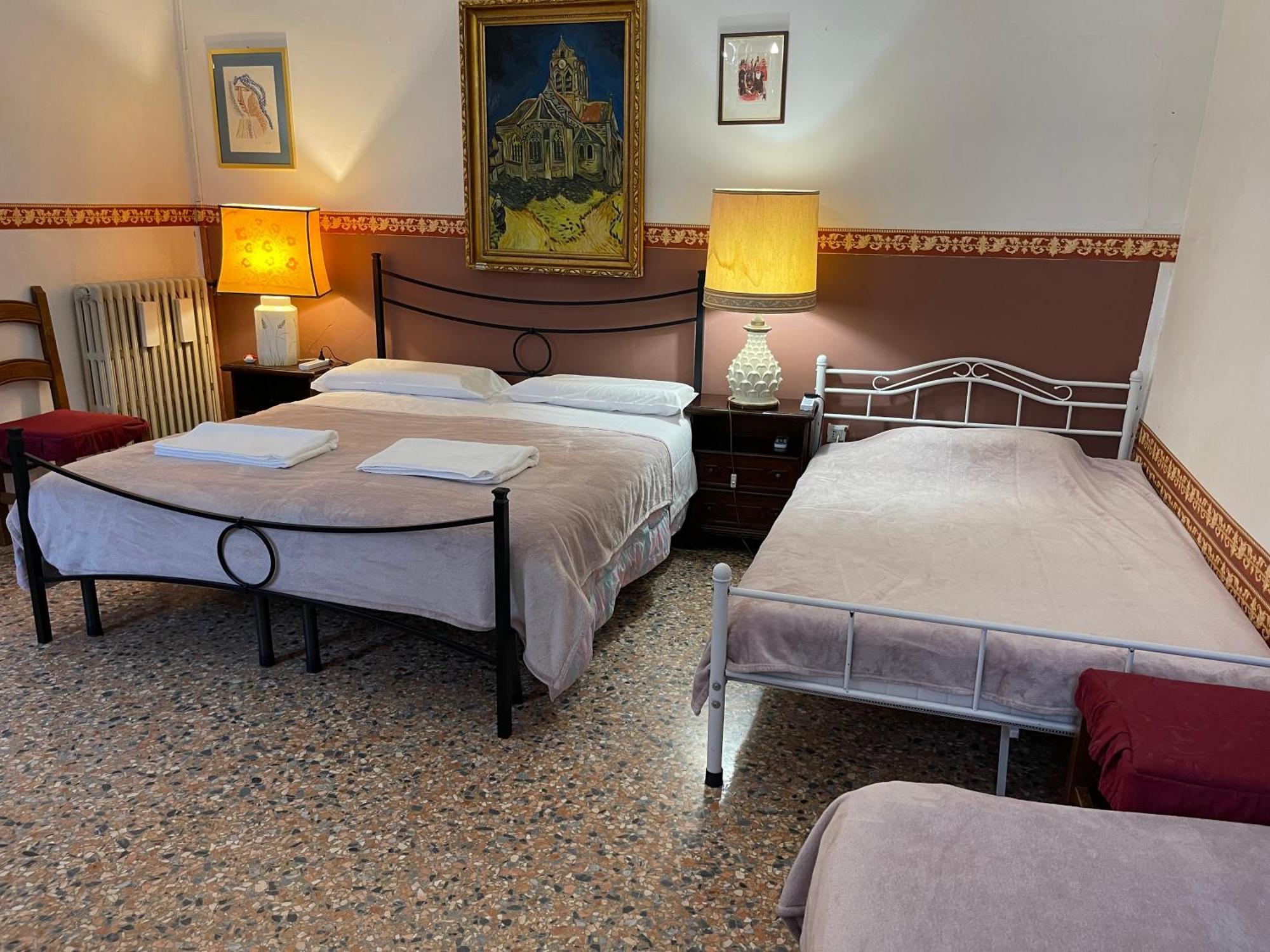 Princess Guest House Canal View Venesia Bagian luar foto