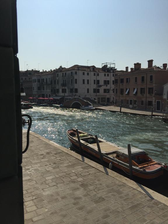 Princess Guest House Canal View Venesia Bagian luar foto