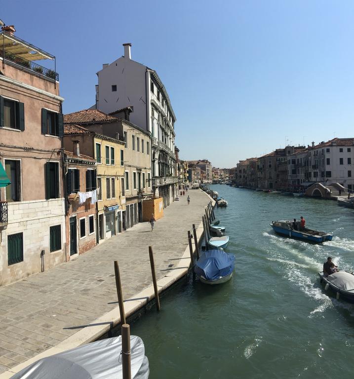 Princess Guest House Canal View Venesia Bagian luar foto
